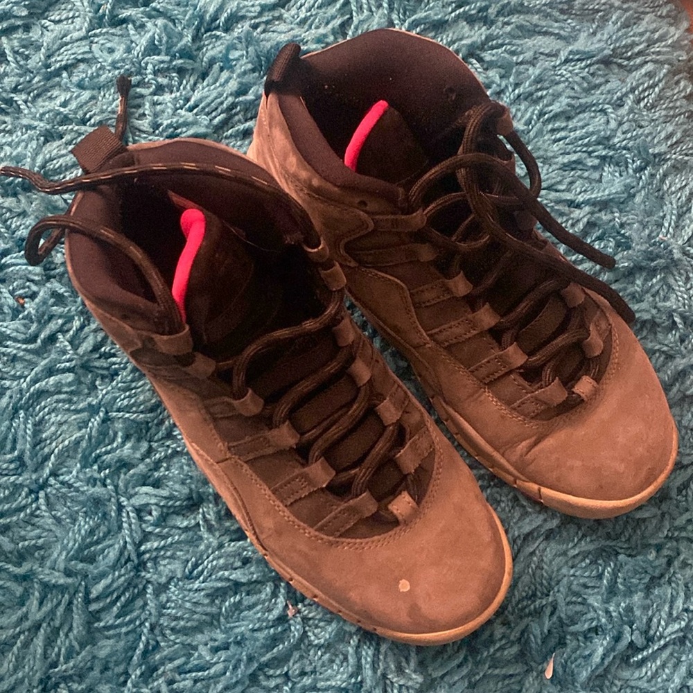 Retro Jordan 10s